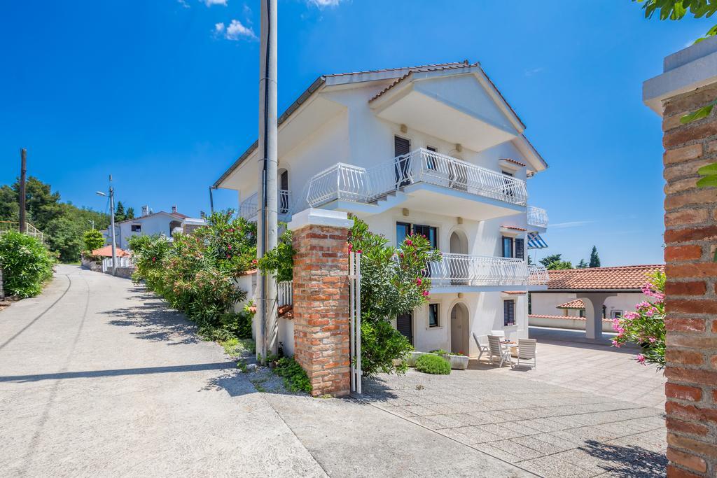 Apartment Ava