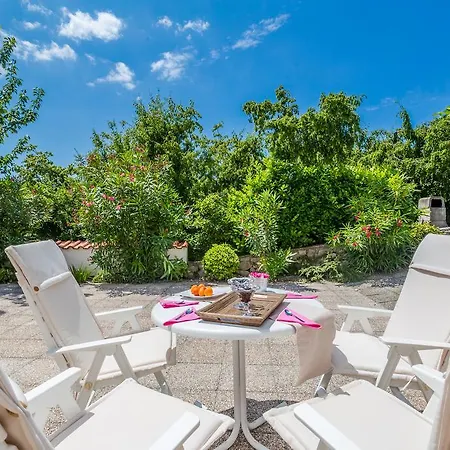 Ava Apartments Omišalj Kültér fotó